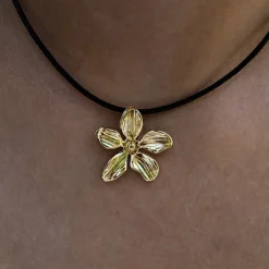 Bloom Choker