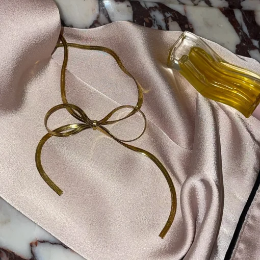 Bow Choker