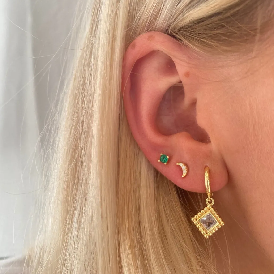 Cubic Zircon Piercing