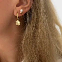 Daisy Ørestikker