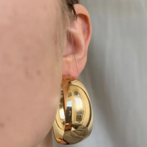 Jasmin Hoops