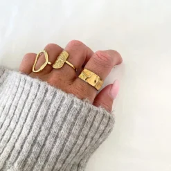 Lilia Ring