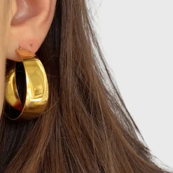 Mia Hoops